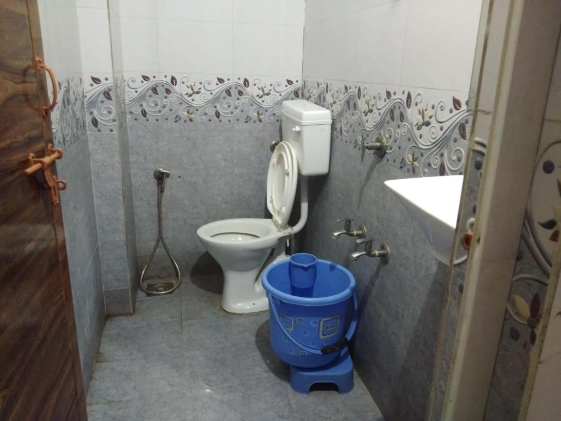 Hotel Shree Krishna Ahmedabad Esterno foto